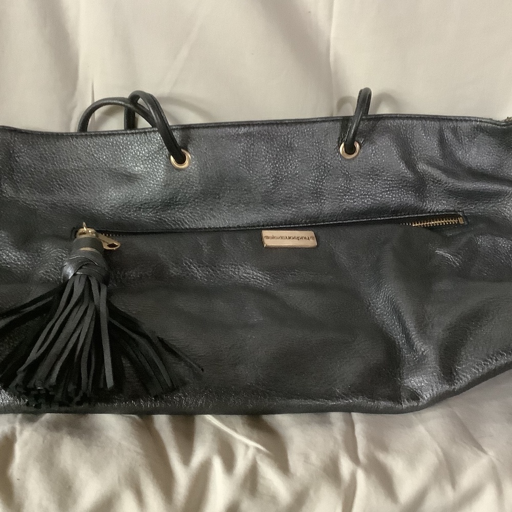 Alexis Hudson leather purse